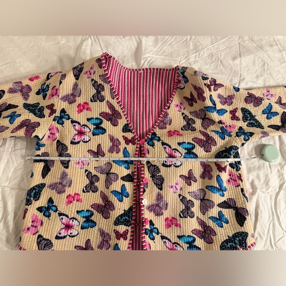 Handmade Reversible Quilted Jacket – Size XXL – Butterfly Print - Picture 4 of 7